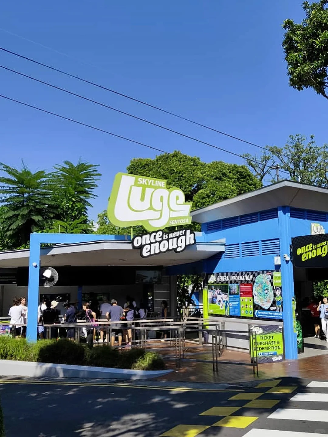 Singapore-Skyline Luge Experience in Sentosa, Singapore, the only luge in Southeast Asia