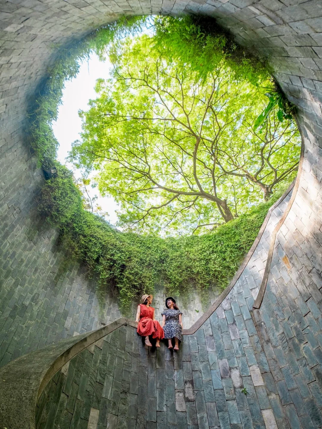 Singapore-Recommended attractions in Singapore: Old Hill Street Police Station, Peranakan Museum, Southern Ridges, CHIMP