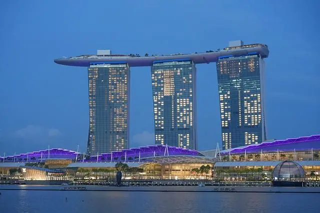 Singapore-Singapore Marina Bay Sands Hotel, stunning rooftop infinity pool