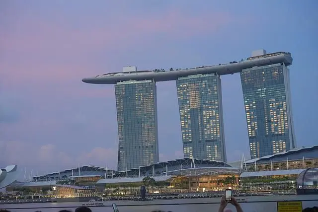 Singapore-Singapore Marina Bay Sands Hotel, stunning rooftop infinity pool