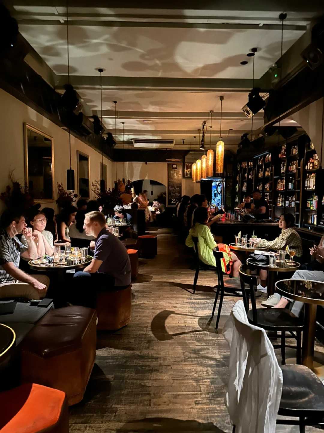 Singapore-28 Club is worthy of being the 24th ranked bar in Asia! It has a great atmosphere!
