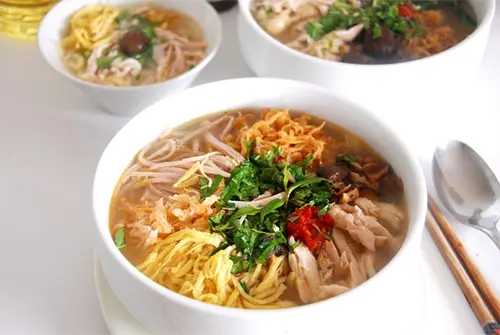 Hanoi-Lu Wang's roasted fish sashimi, stewed duck with human face fruit, rice noodle soup, West Lake shrimp cake, Kuigu fish soup, glutinous rice cake with meat, flat rice cake, betel nut flower sweet soup