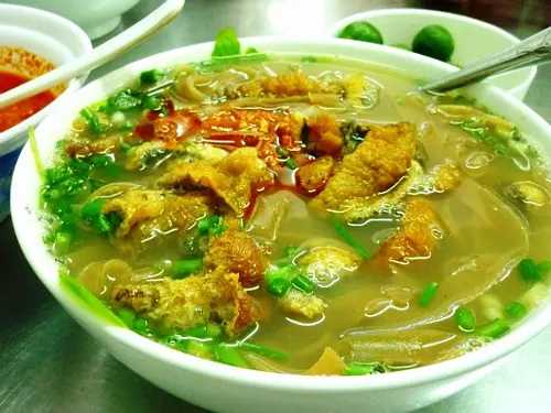Hanoi-Lu Wang's roasted fish sashimi, stewed duck with human face fruit, rice noodle soup, West Lake shrimp cake, Kuigu fish soup, glutinous rice cake with meat, flat rice cake, betel nut flower sweet soup