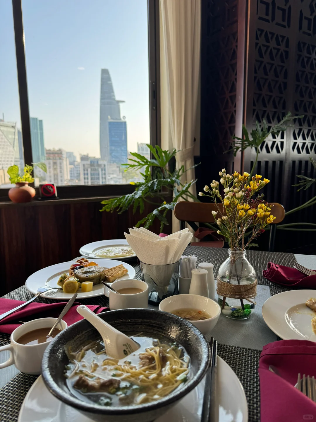 Ho Chi Minh-Staying at Happy Life Grand Hotel & Bar in the center of Ho Chi Minh City, Vietnam