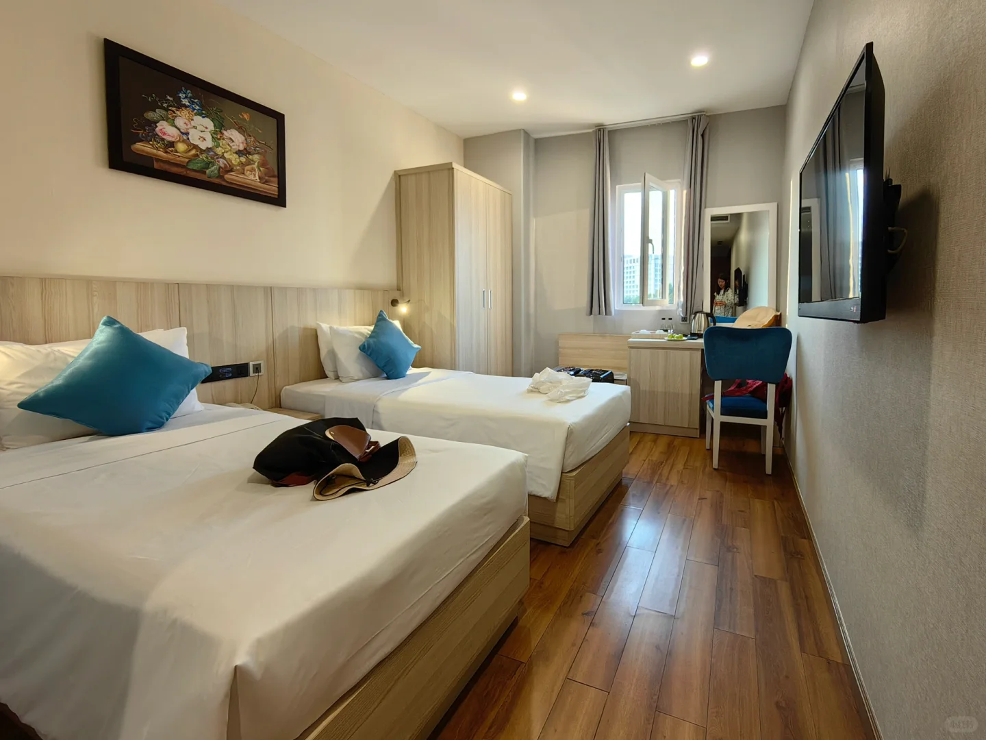 Ho Chi Minh-Staying at Happy Life Grand Hotel & Bar in the center of Ho Chi Minh City, Vietnam