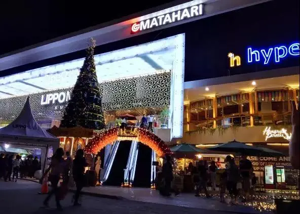Bali-Tanah Lot Temple, Lover's Cliff, Kuta Beach, Kuta Foreigner Street. Top 4 recommended tourist attractions in Bali