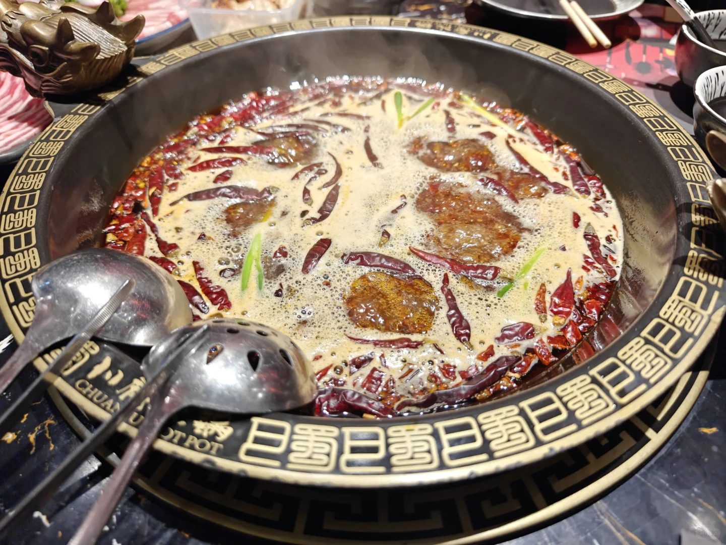Jakarta-Jakarta CHUAN FU HOT POT hotpot restaurant, mantis shrimp bigger than the palm