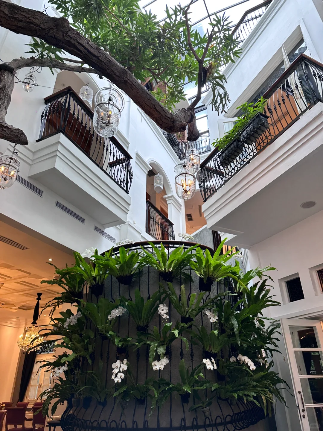 Jakarta-Plataran Menteng, Jakarta, a high-end Indonesian restaurant in a garden house