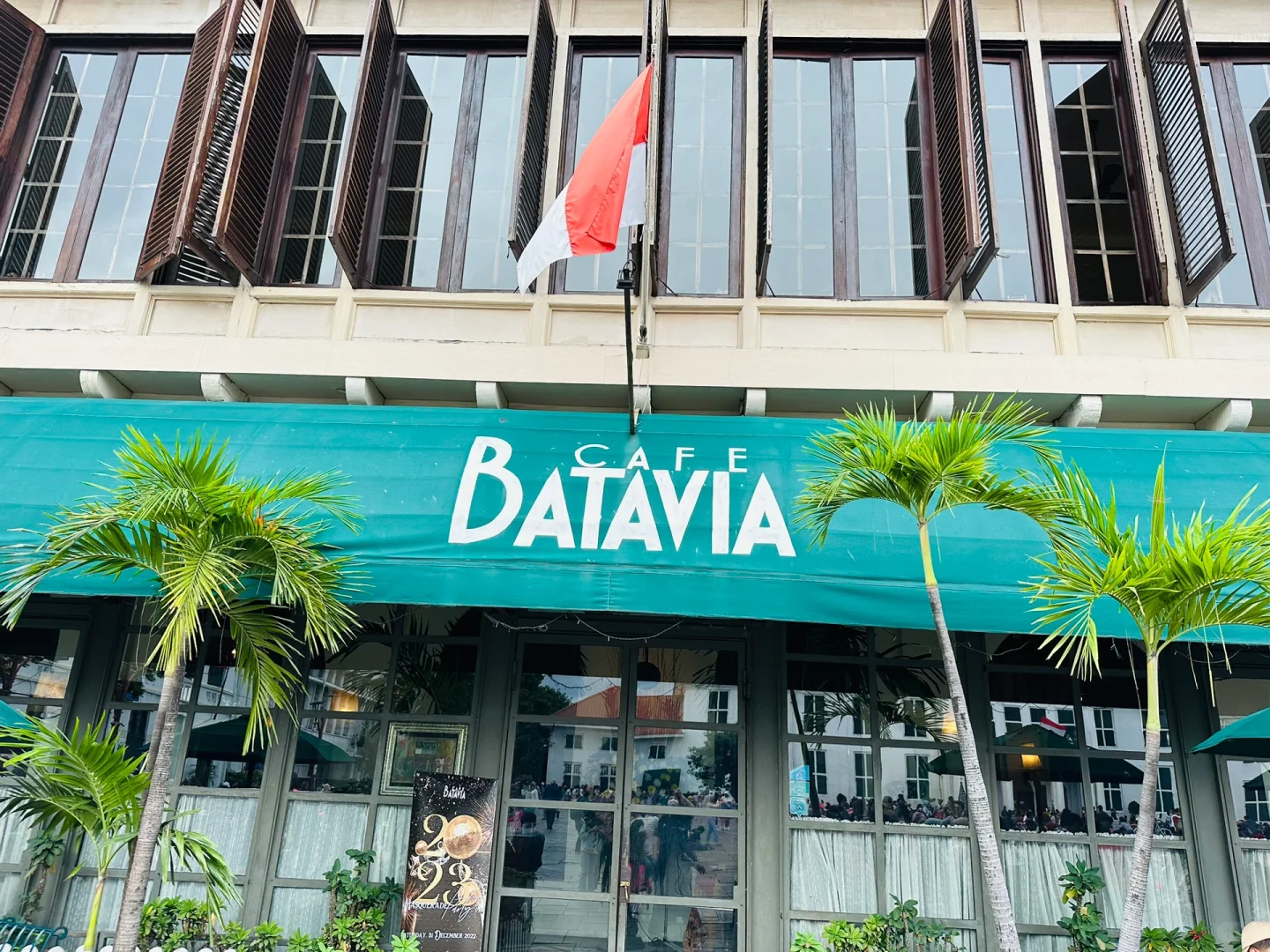 Jakarta-Le Quartier, a long-established French restaurant in Jakarta, serves delicious baked snails and mussels