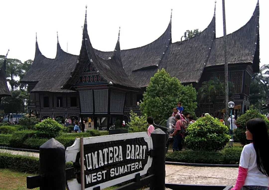 Jakarta-Colorful ASEAN: Indonesia, attractions, shopping malls and restaurants you must visit