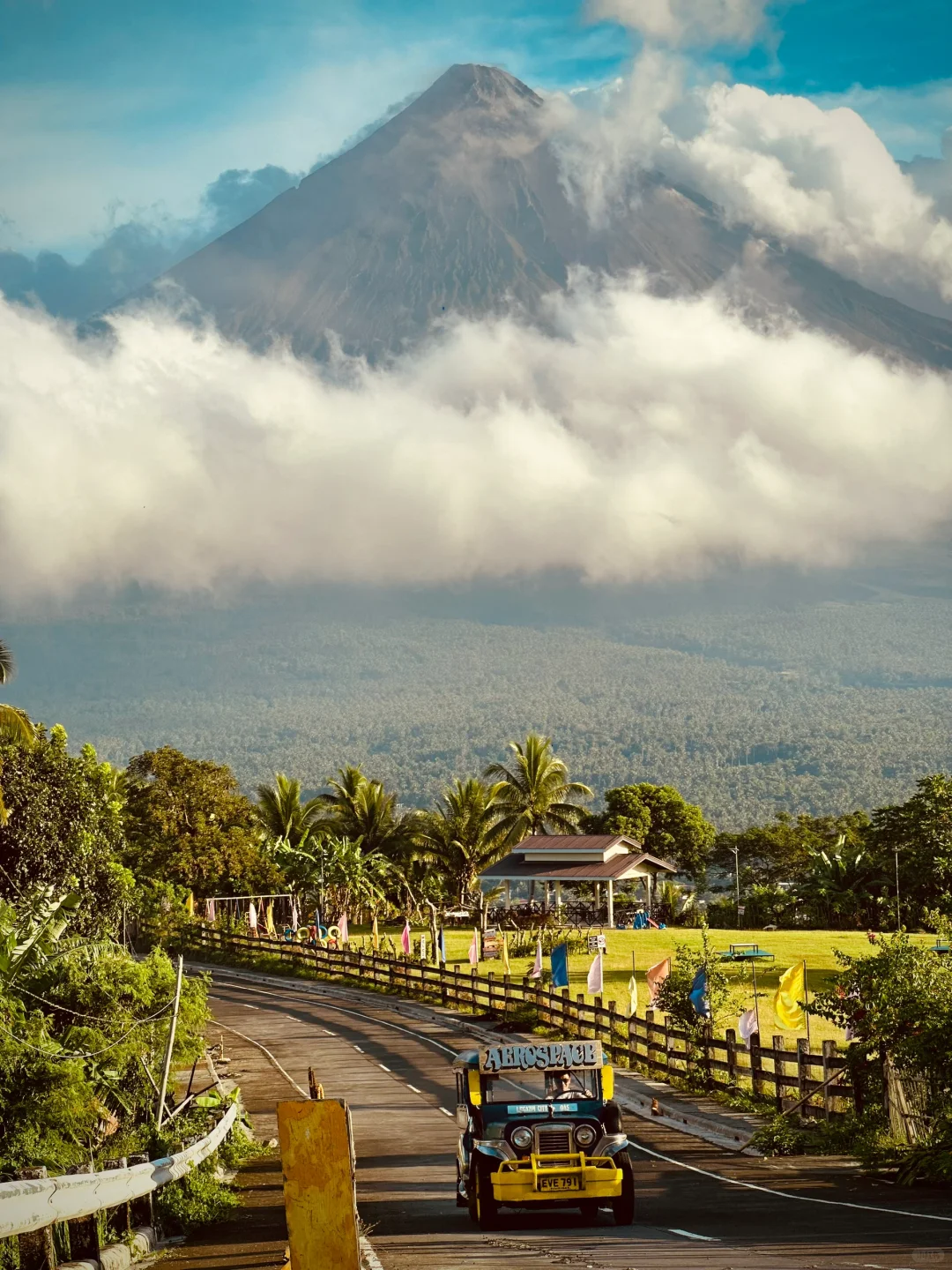 Manila/Luzon-Travel guide to Mayon Volcano in Manila, Philippines, beautiful natural scenery
