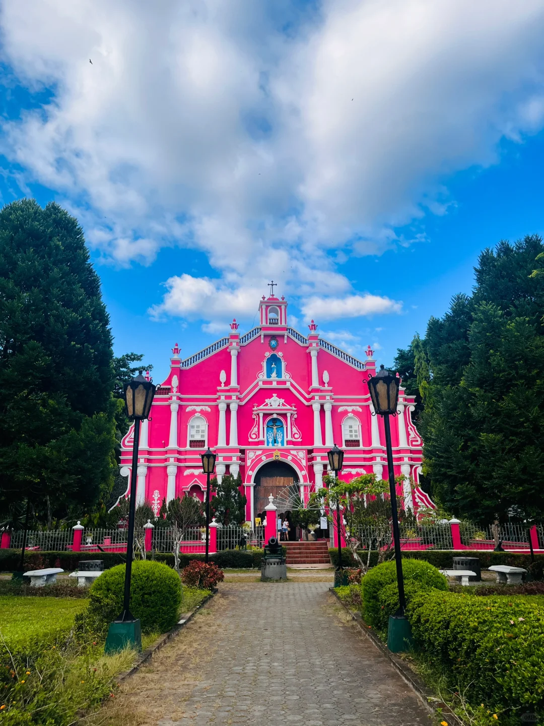Manila/Luzon-Tour around Manila, Villa Escudero Waterfalls Restaurant, ride a buffalo cart and watch a show
