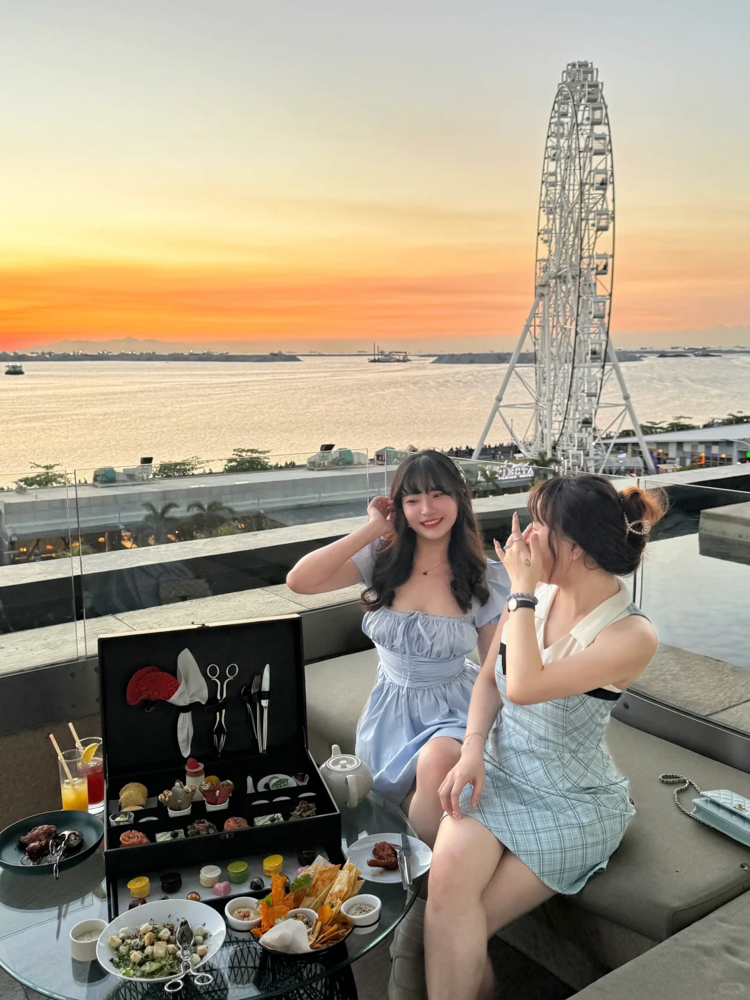 Manila/Luzon-Afternoon tea at Conrad Manila, watching the sunset on the Ferris wheel by the sea