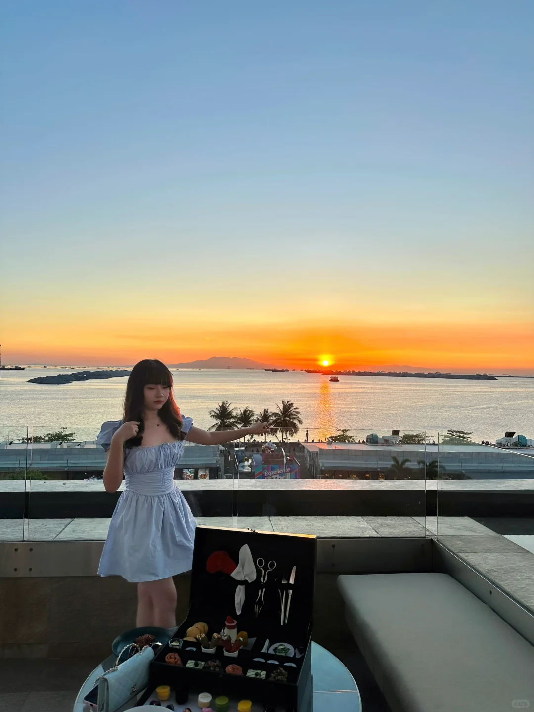 Manila/Luzon-Afternoon tea at Conrad Manila, watching the sunset on the Ferris wheel by the sea