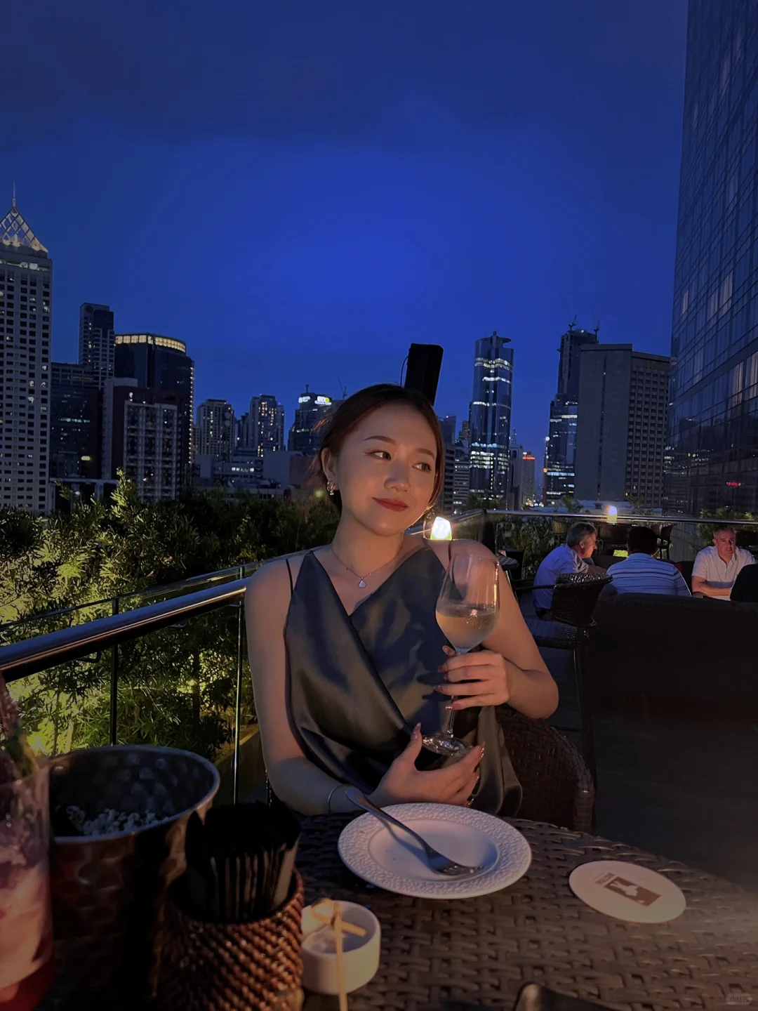 Manila/Luzon-I'M Hotel and Mirèio Reviews at Raffles Makati SkyRise Hotel Restaurant and Bar