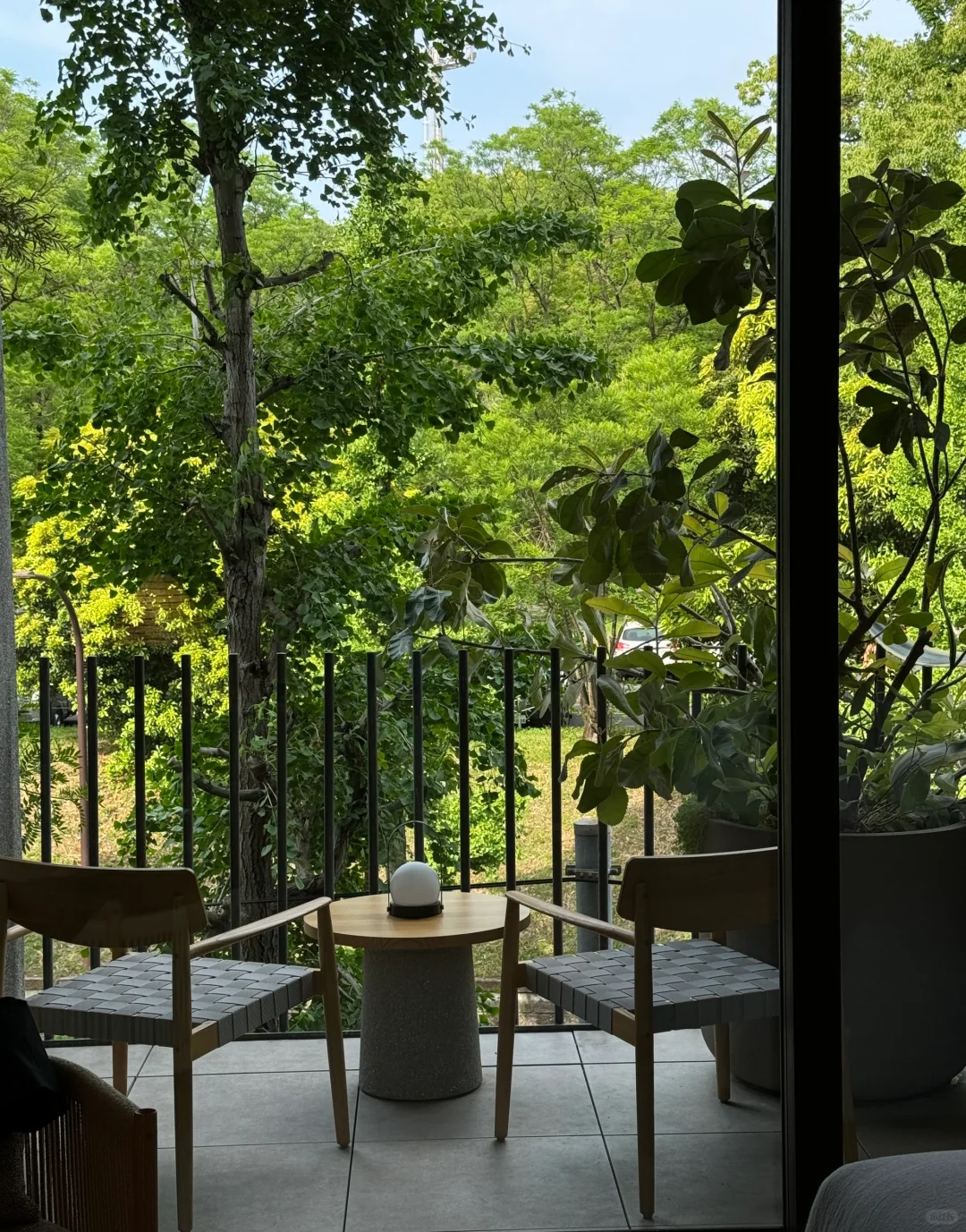 Tokyo-The newly opened Trunk Hotel in Yomiuri Park is a hotel in the city forest park