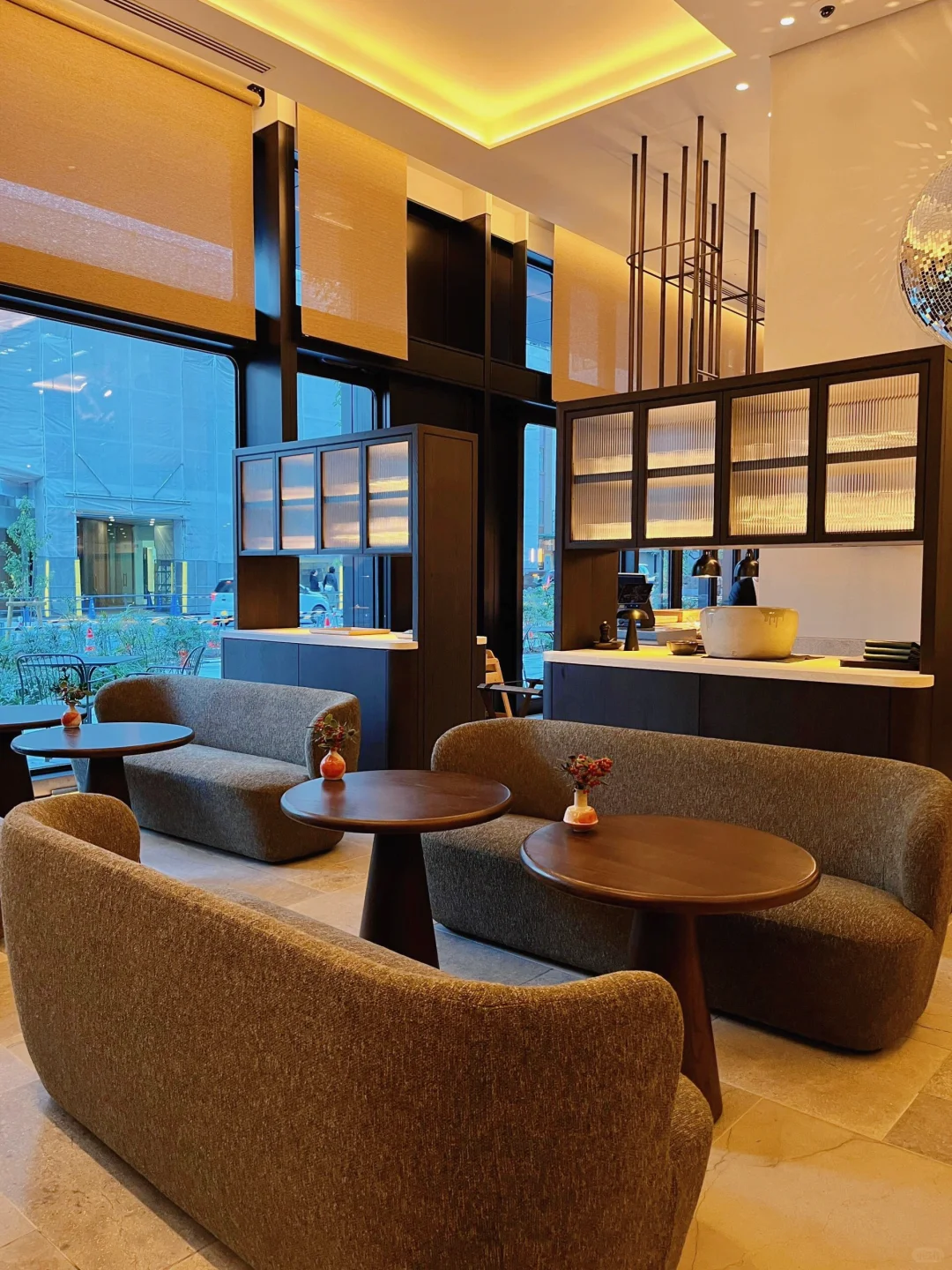 Tokyo-Toranomon Hills Hotel, located in the heart of Tokyo, right next to Kamiyacho subway station