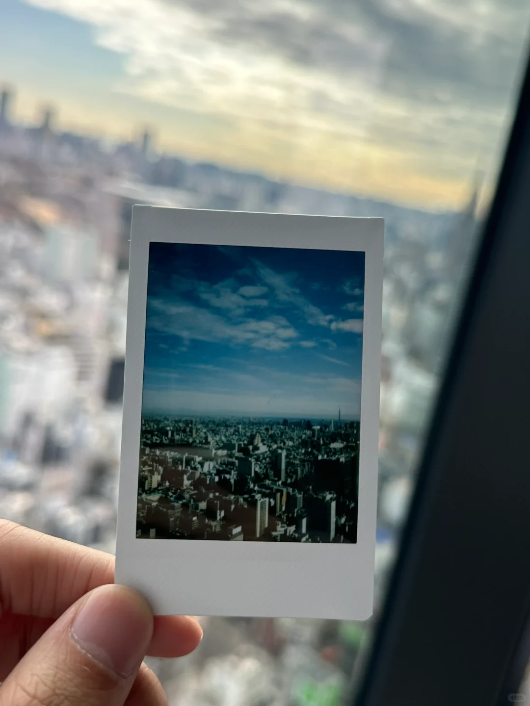 Tokyo-A Pan Pacific Hotel by GHA overlooks the Tokyo city landscape