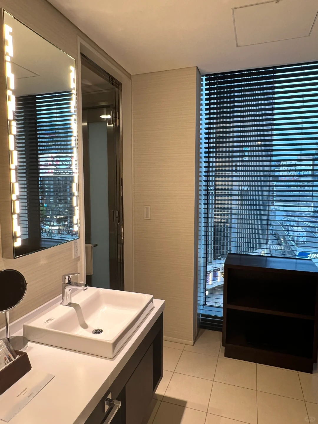 Tokyo-Tokyo Ginza Hulek Gate Hotel, stay in a 52 square meter suite room