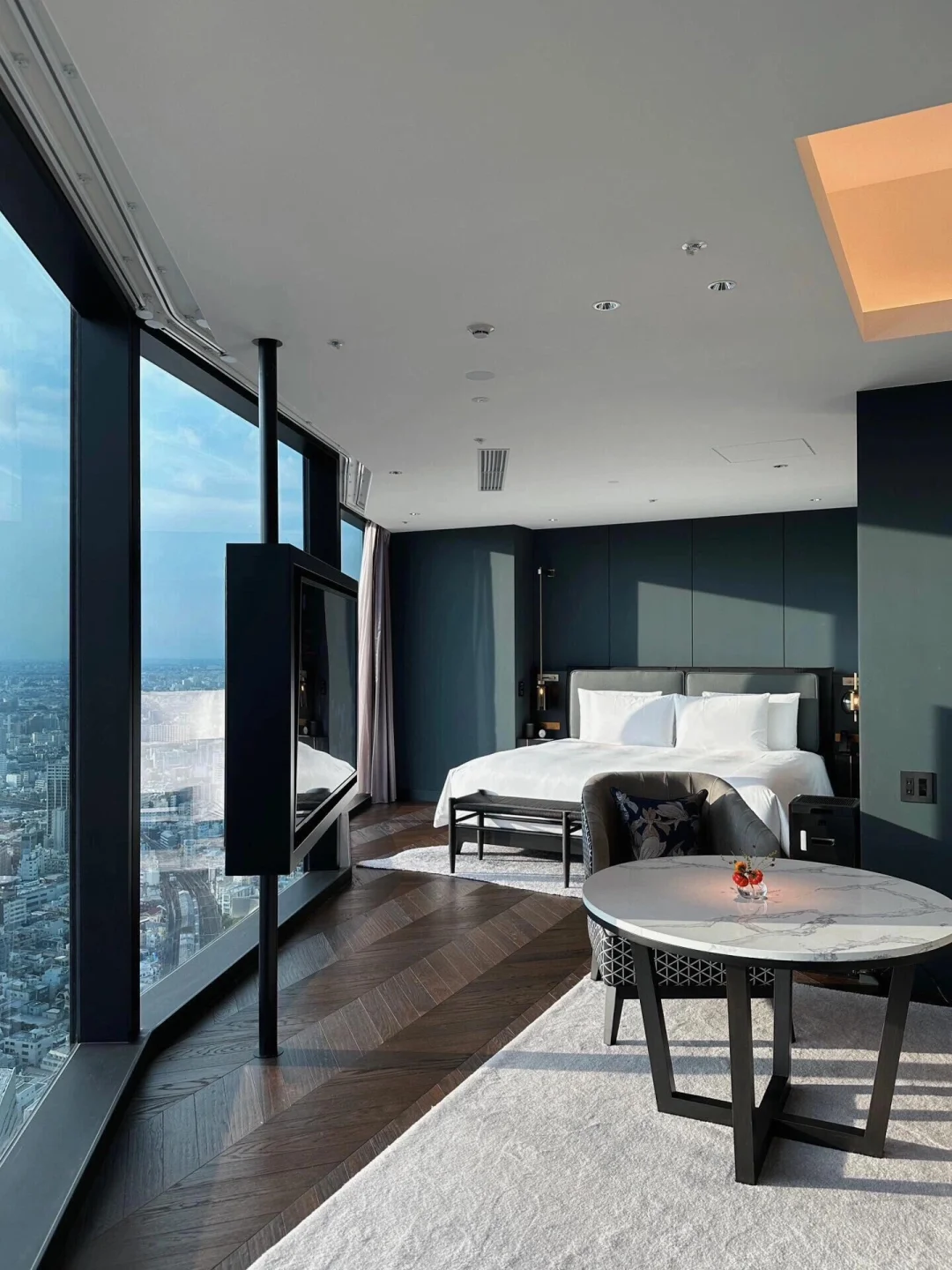 Tokyo-Pan Pacific Tokyo White Star Hotel, Tokyo, Japan, high-altitude floor-to-ceiling window bathtub room