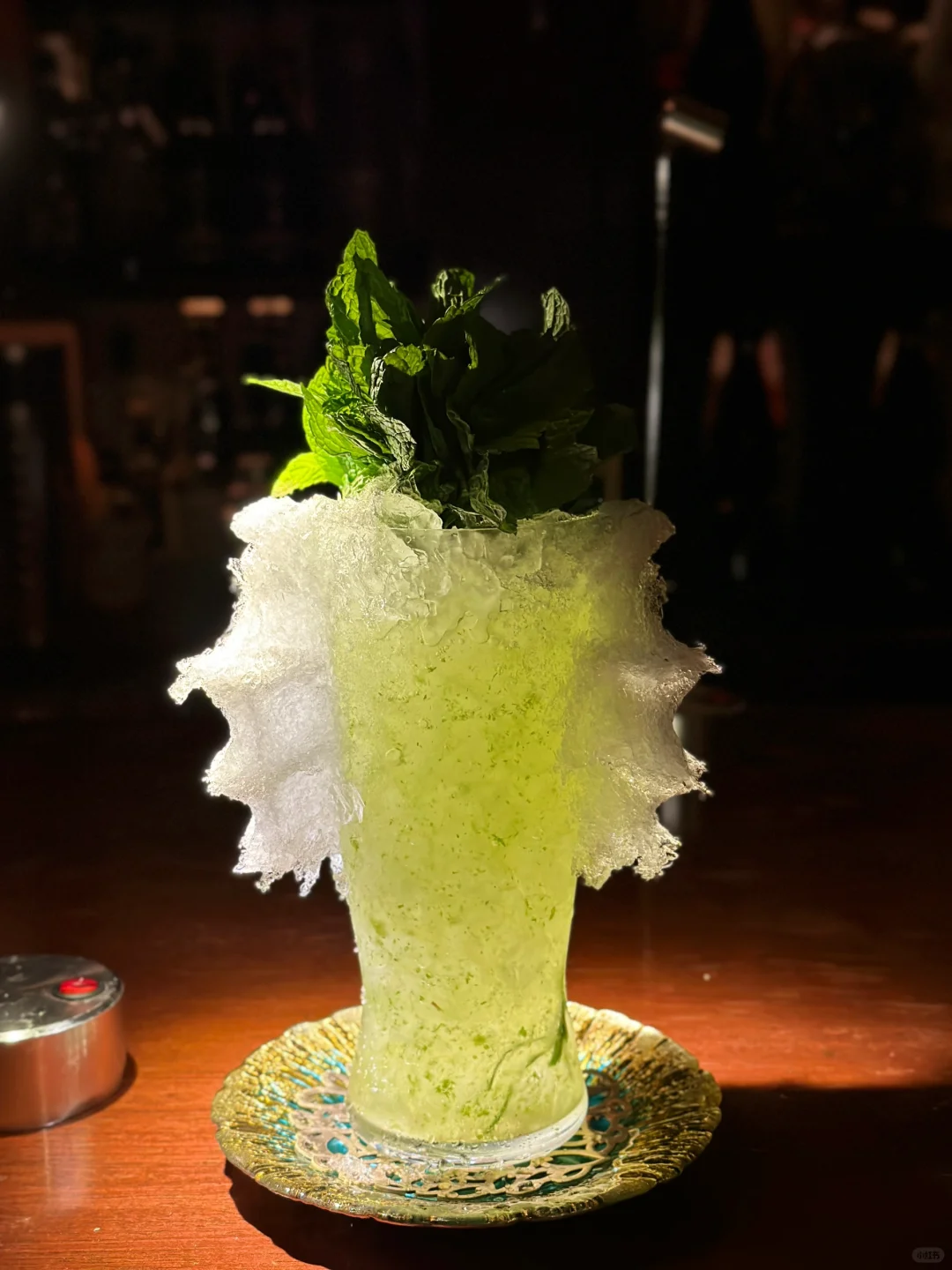 Tokyo-BAR CENTIFOLIA is a place where talented bartenders come to the rescue. Every drink is a great performance.