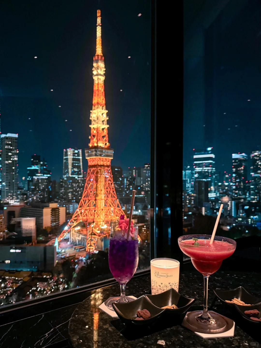 Tokyo-Sky Lounge Stellar Garden is a sky bar with a panoramic view of Tokyo Tower