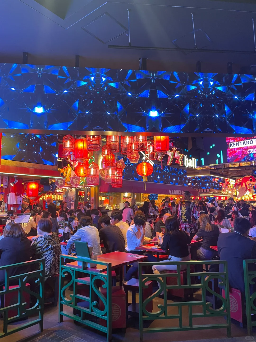 Tokyo-ZEROTOKYO: Tokyo's most cheerful Kabukicho bar with live band performances