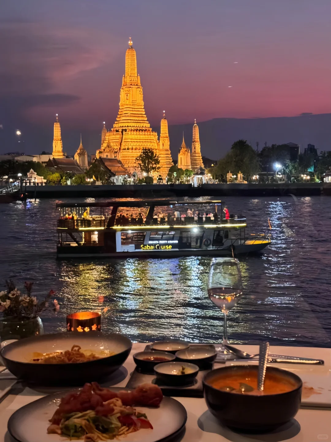 Bangkok-Sala Rattanakosin Eatery and Bar, Chao Phraya River restaurant with a view of Wat Arun