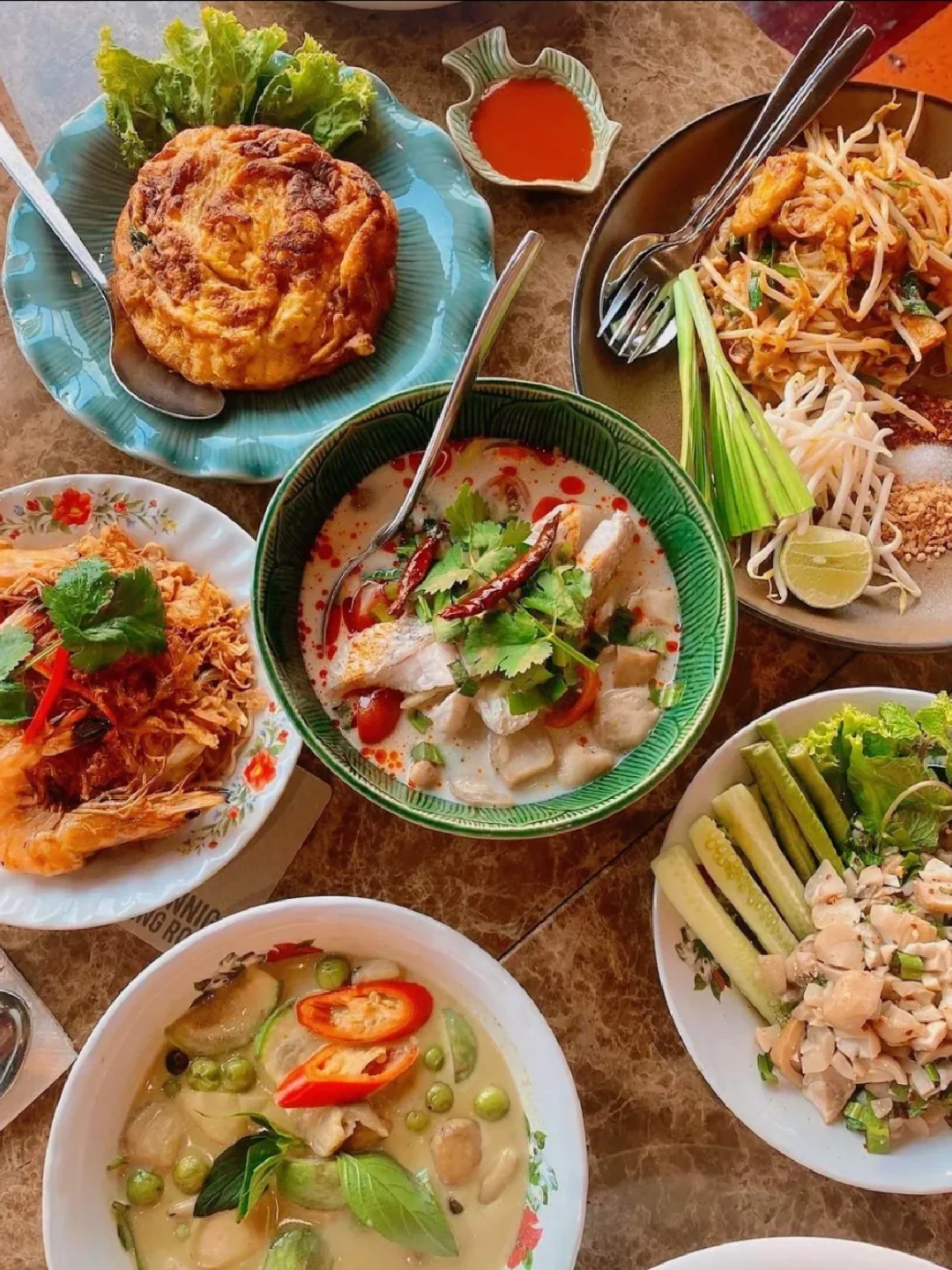 Bangkok-Supanniga Eating, a popular restaurant on the Chao Phraya River in Bangkok