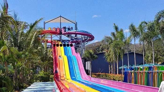 Clark/Angel City-The Philippines' little American Clark. Can it fly? Can it dive into the sea?