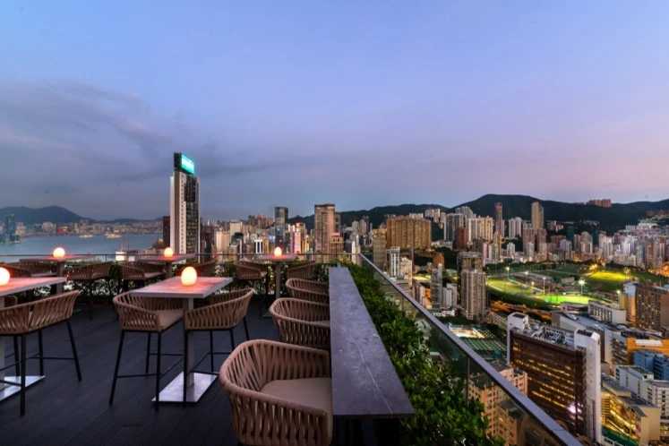 Hong kong-A great place for couples to date! 16 rooftop bars and open-air restaurants for high-altitude romance