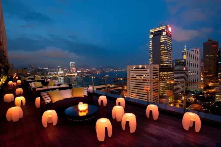 Hong kong-A great place for couples to date! 16 rooftop bars and open-air restaurants for high-altitude romance
