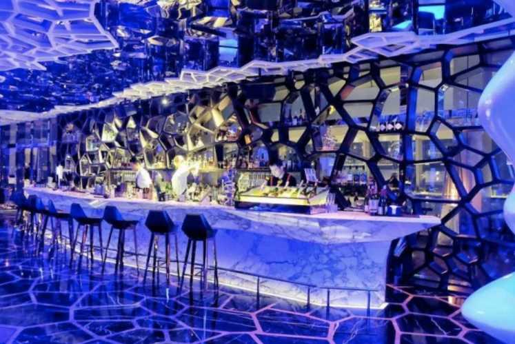 Hong kong-A great place for couples to date! 16 rooftop bars and open-air restaurants for high-altitude romance