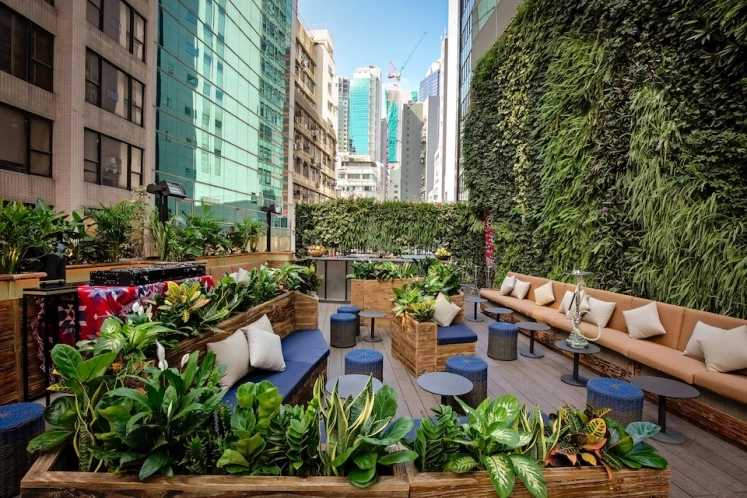 Hong kong-A great place for couples to date! 16 rooftop bars and open-air restaurants for high-altitude romance