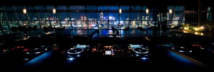 Hong kong-A great place for couples to date! 16 rooftop bars and open-air restaurants for high-altitude romance