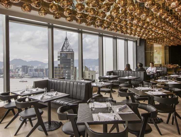 Hong kong-A great place for couples to date! 16 rooftop bars and open-air restaurants for high-altitude romance