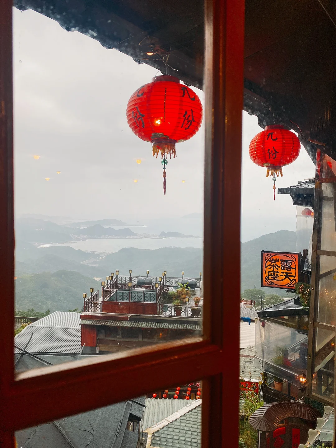 Taiwan-Jiufen Old Street and Keelung Miaokou Night Market, a gathering place for Taiwanese delicacies