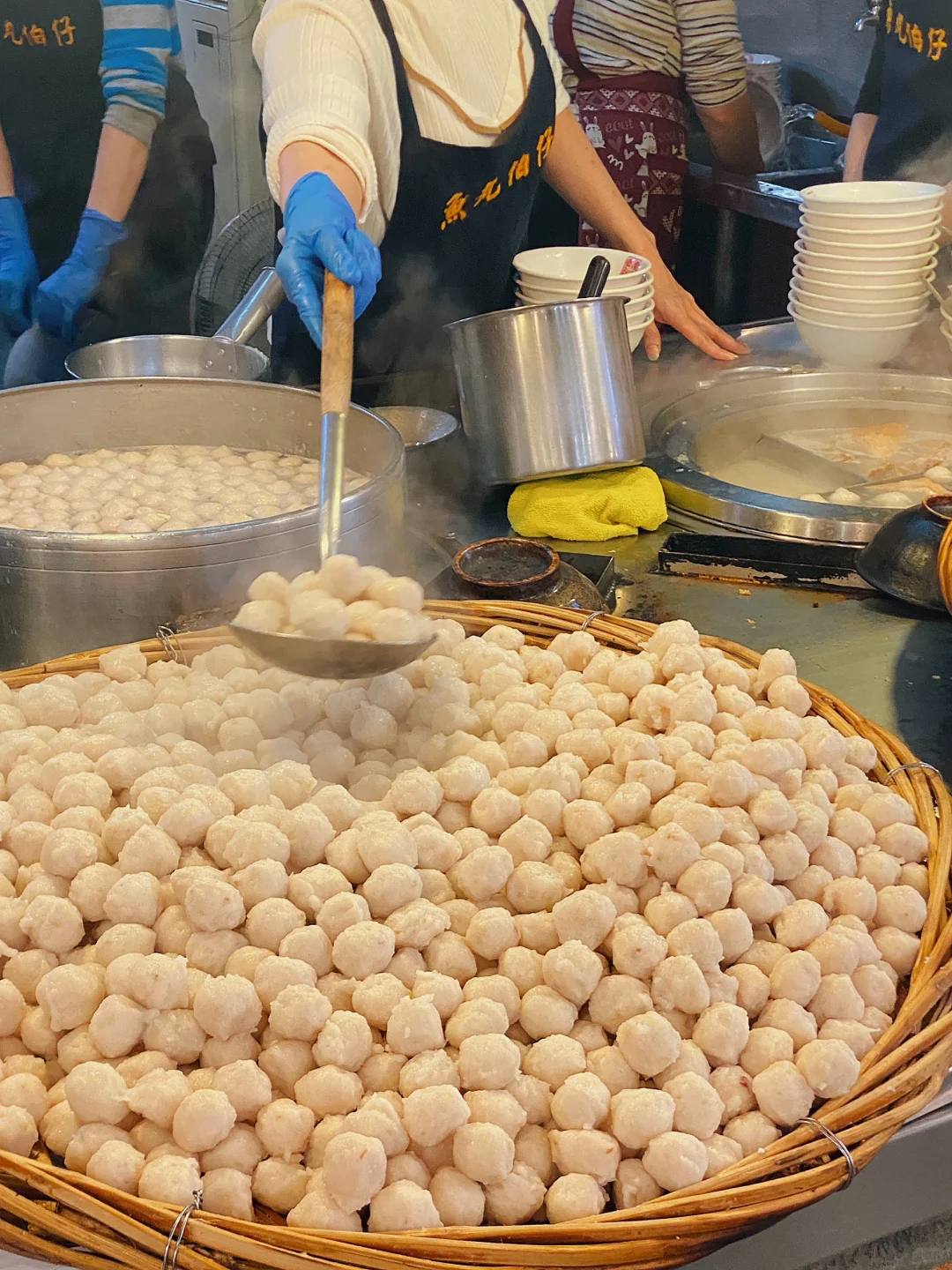 Taiwan-Jiufen Old Street and Keelung Miaokou Night Market, a gathering place for Taiwanese delicacies