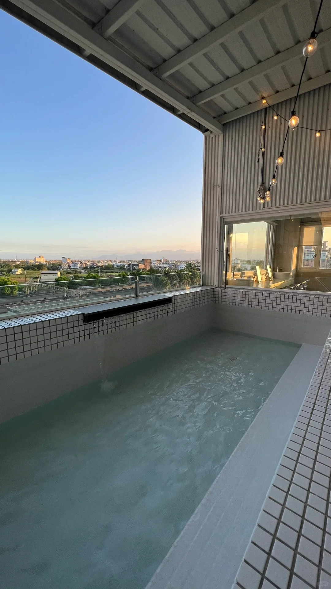 Taiwan-Experience staying at Boutech Jiantan Hotel, Tomato Hostel, and Wonstar Hotel Ximen I