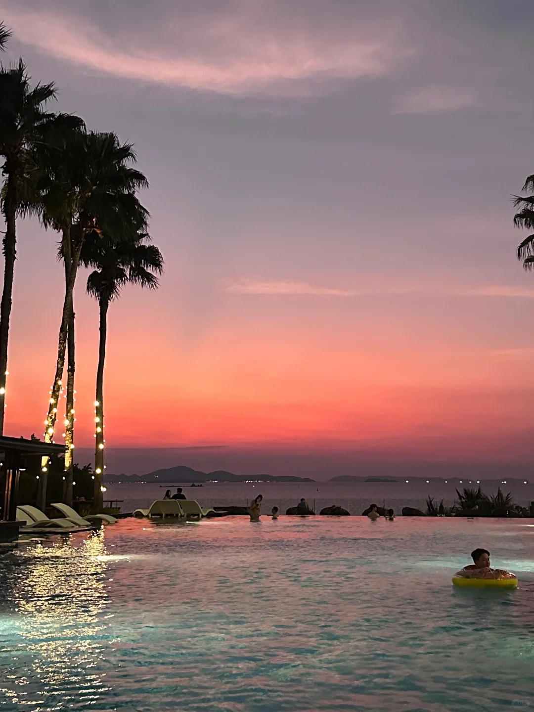 Pattaya-Pattaya｜Cape Dara resort, a hotel with a private beach, the sunset at the swimming pool is super beautiful