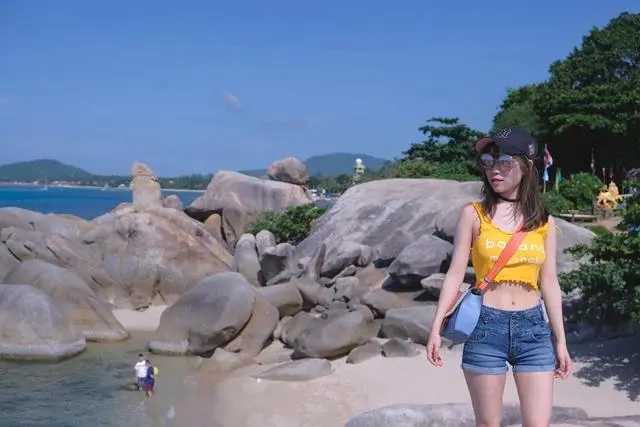 Pattaya-The luxurious life in Pattaya, Thailand, with bright lights and feasting every night, is this the kind of life you want?