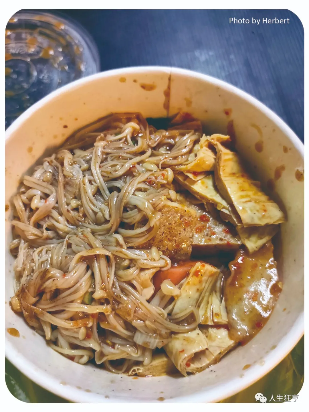 Taiwan-Fried chicken, oyster noodles, stinky tofu. Taiwanese street food and marinated delicacies