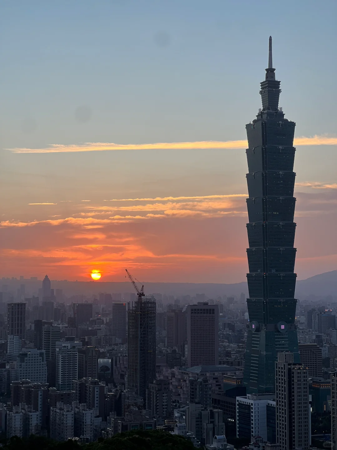Taiwan-Xinyi Xiangshan Trail in Taipei City, the sunset worth waiting for