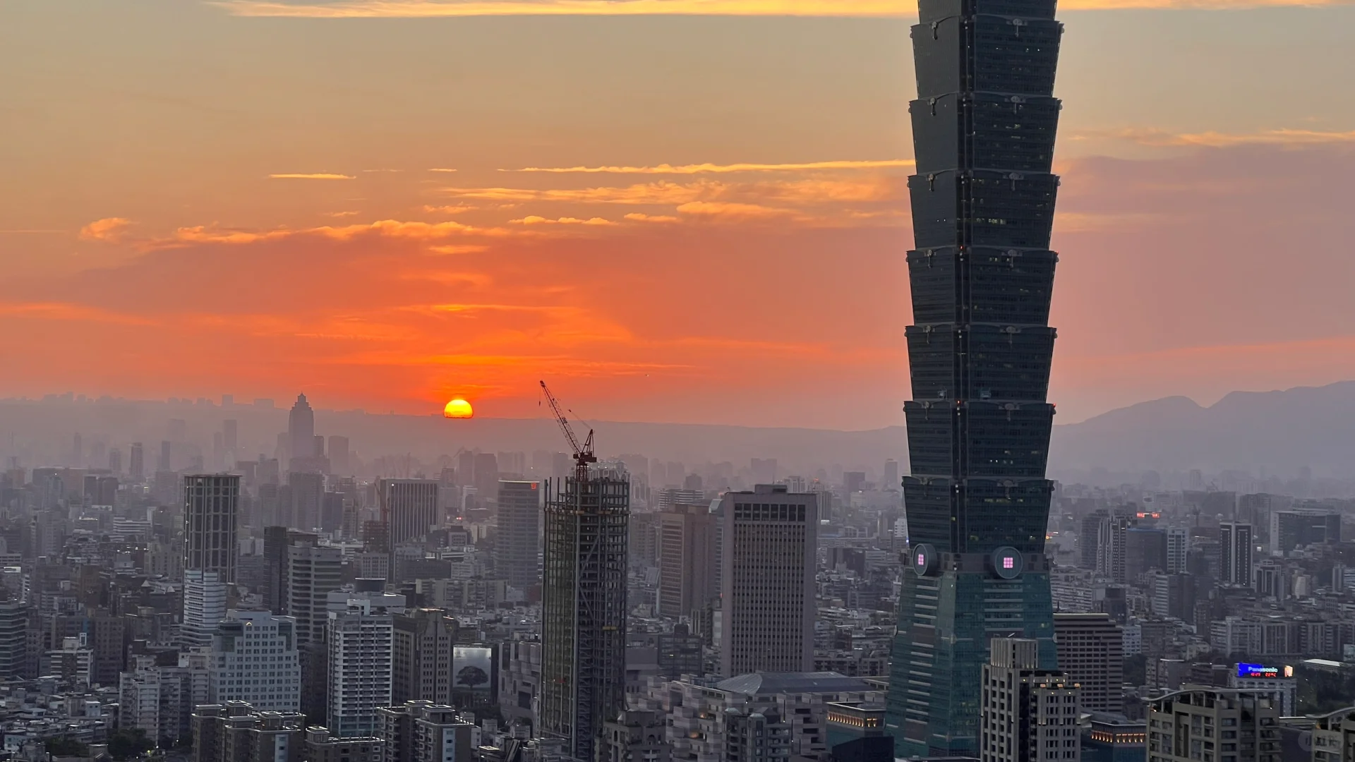 Taiwan-Xinyi Xiangshan Trail in Taipei City, the sunset worth waiting for