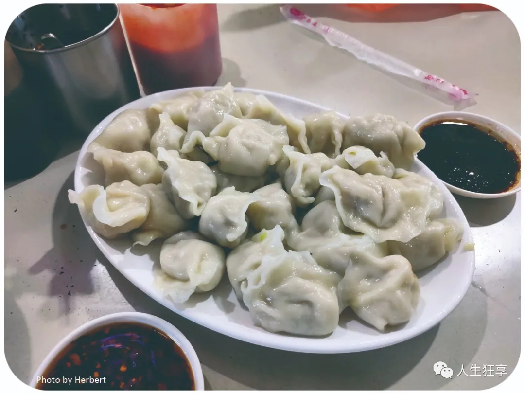 Taiwan-Liuhe Night Market, a gathering place for Taiwanese night market roadside restaurants and food