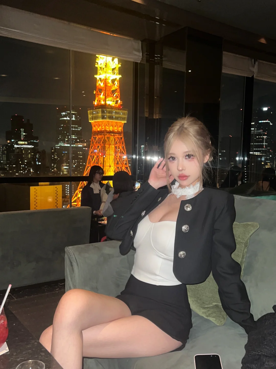 Tokyo-Tokyo Prince Garden Tower Bar, an open-air bar on the 33rd floor of the Prince Hotel