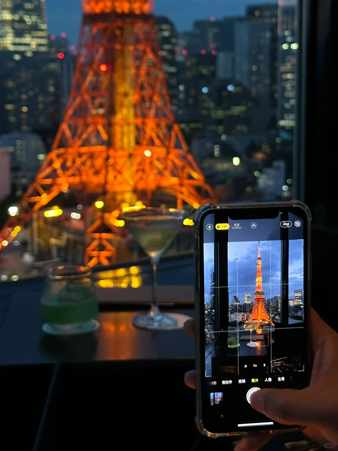 Tokyo-You can see the night view of Tokyo Tower, and the panoramic floor-to-ceiling window high-altitude bar is $20/person