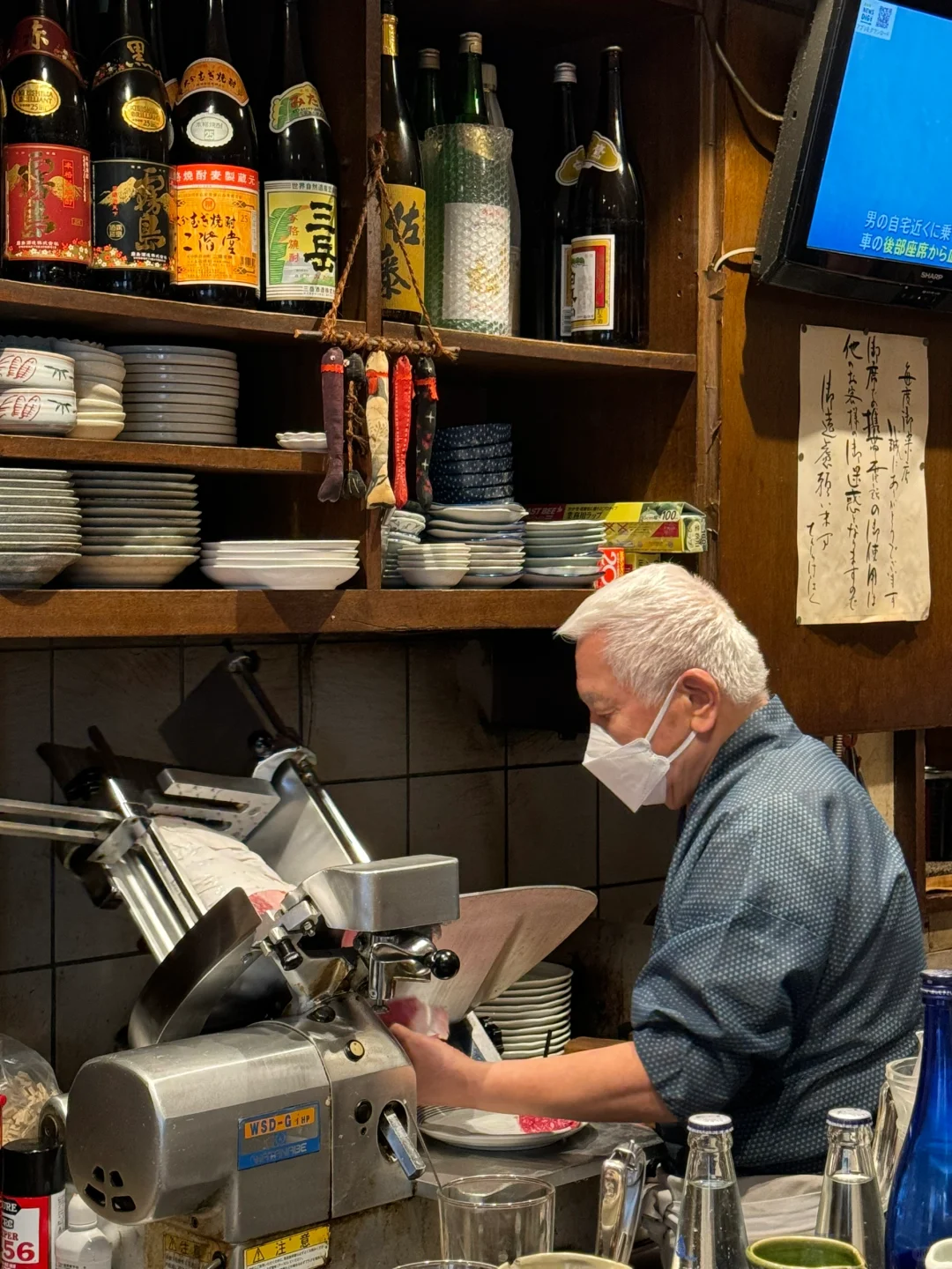 Osaka-Shinsaibashi, Osaka! Look for this restaurant that has a long queue before it opens