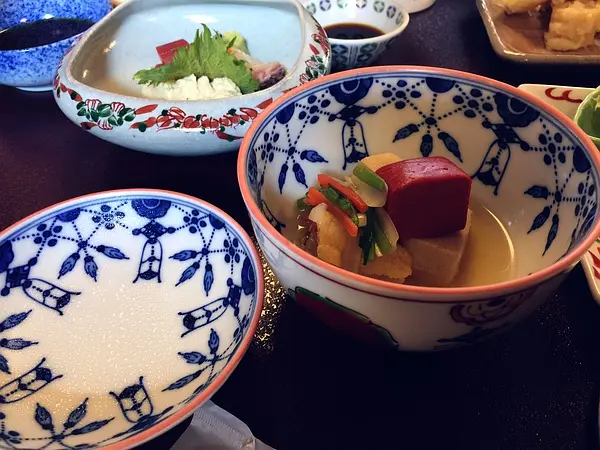 Osaka-A complete guide to Kansai. Osaka, Kyoto, Himeji, Nara. Itinerary design, food, entertainment, and scenic spot analysis