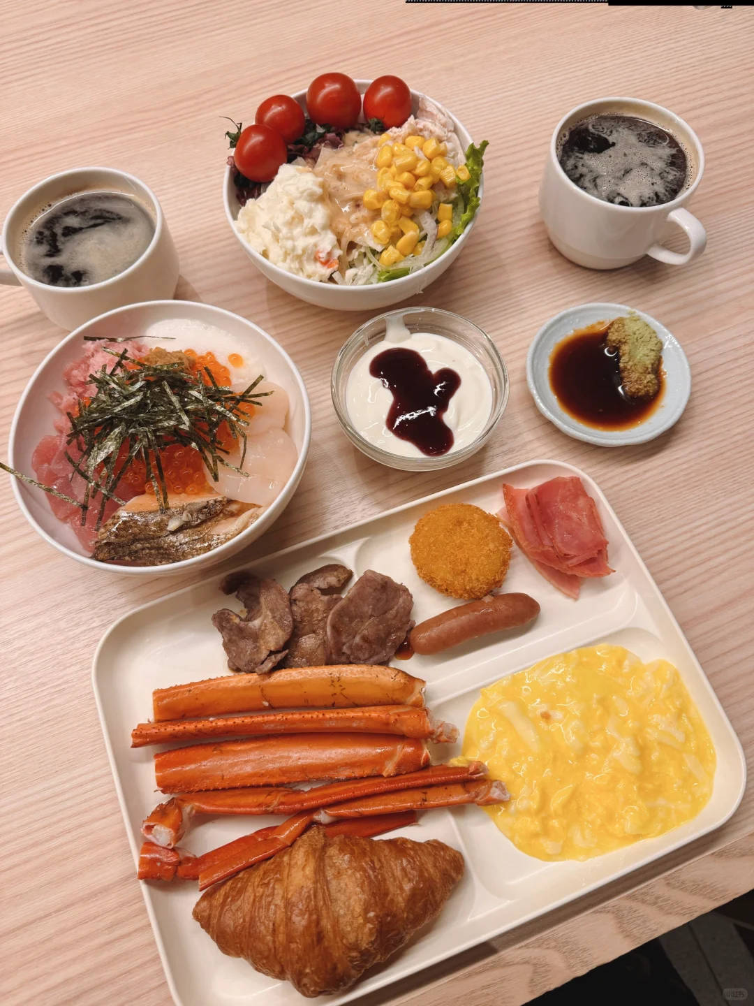 Sapporo/Hokkaido-?????? ????? ??????? ????????, a hotel with a large seafood bath